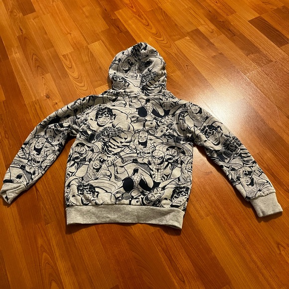 Never worn NWOT Marvel character pullover hoodie small - Picture 2 of 2